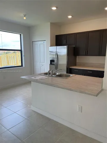 $3,950 | 20588 Northeast 5th Place, Miami, FL 33179