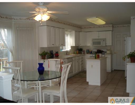 6 Troy Street Edison, NJ 08820 - Photo 4 of 8 Gallery Image 4