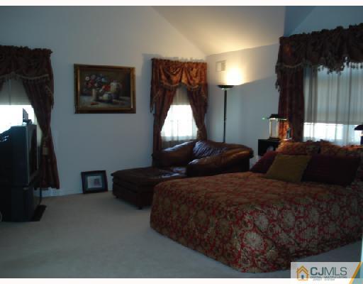6 Troy Street Edison, NJ 08820 - Photo 5 of 8 Gallery Image 5