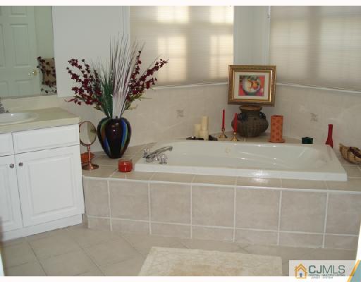 6 Troy Street Edison, NJ 08820 - Photo 6 of 8 Gallery Image 6