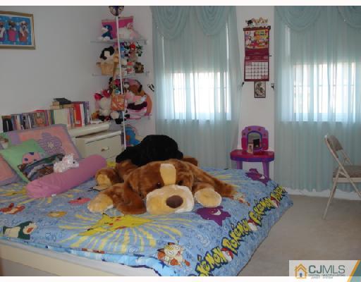6 Troy Street Edison, NJ 08820 - Photo 8 of 8 Gallery Image 8