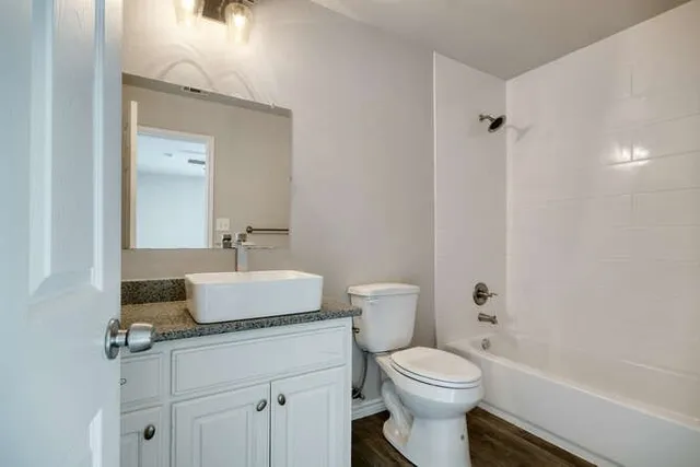 $950 | 107 Castleberry Court, Unit D, Bertram, TX 78605