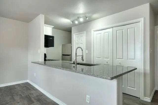 $950 | 107 Castleberry Court, Unit D, Bertram, TX 78605