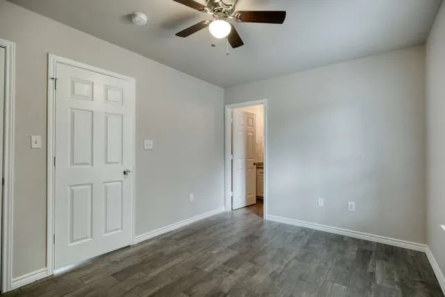 $950 | 107 Castleberry Court, Unit D, Bertram, TX 78605