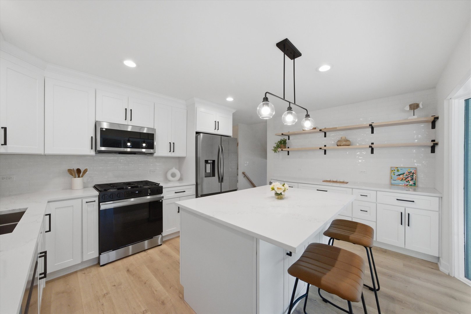 12 West Pickwick Road Arlington Heights, IL 60005 - Photo 9 of 43 Gallery Image 9