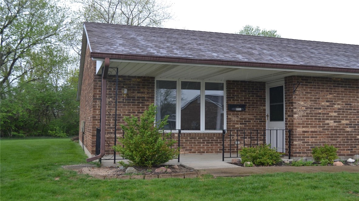 1031 Armsgate Road Springfield, OH 45503 - Photo 2 of 30