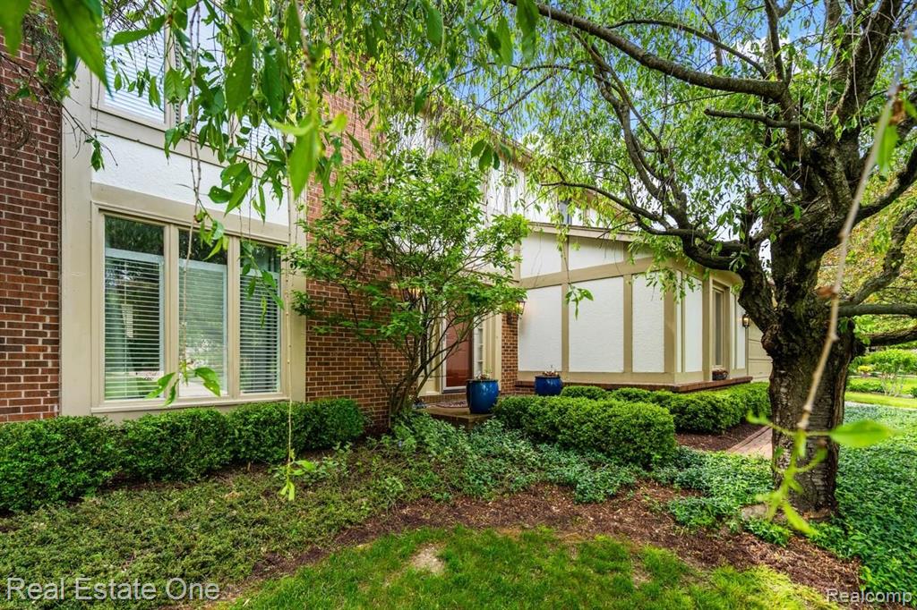 1081 Hathaway Rising Rochester Hills, MI 48306 - Photo 20 of 43