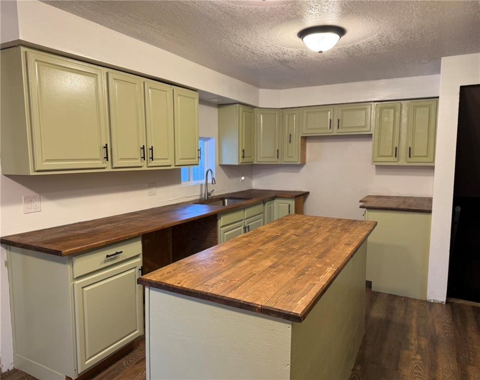 464 State Rte 1027 Kittanning, PA 16201 - Photo 15 of 24 a kitchen with a stove and a refrigerator