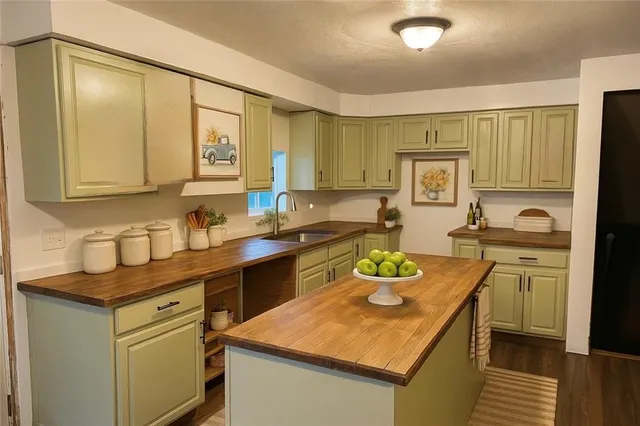 $205,000 | 464 State Rte 1027, Kittanning, PA 16201