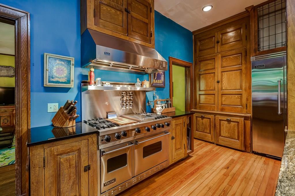 1540 Evergreen Road Pittsburgh, PA 15209 - Photo 6 of 25 stainless Viking kitchen appliances