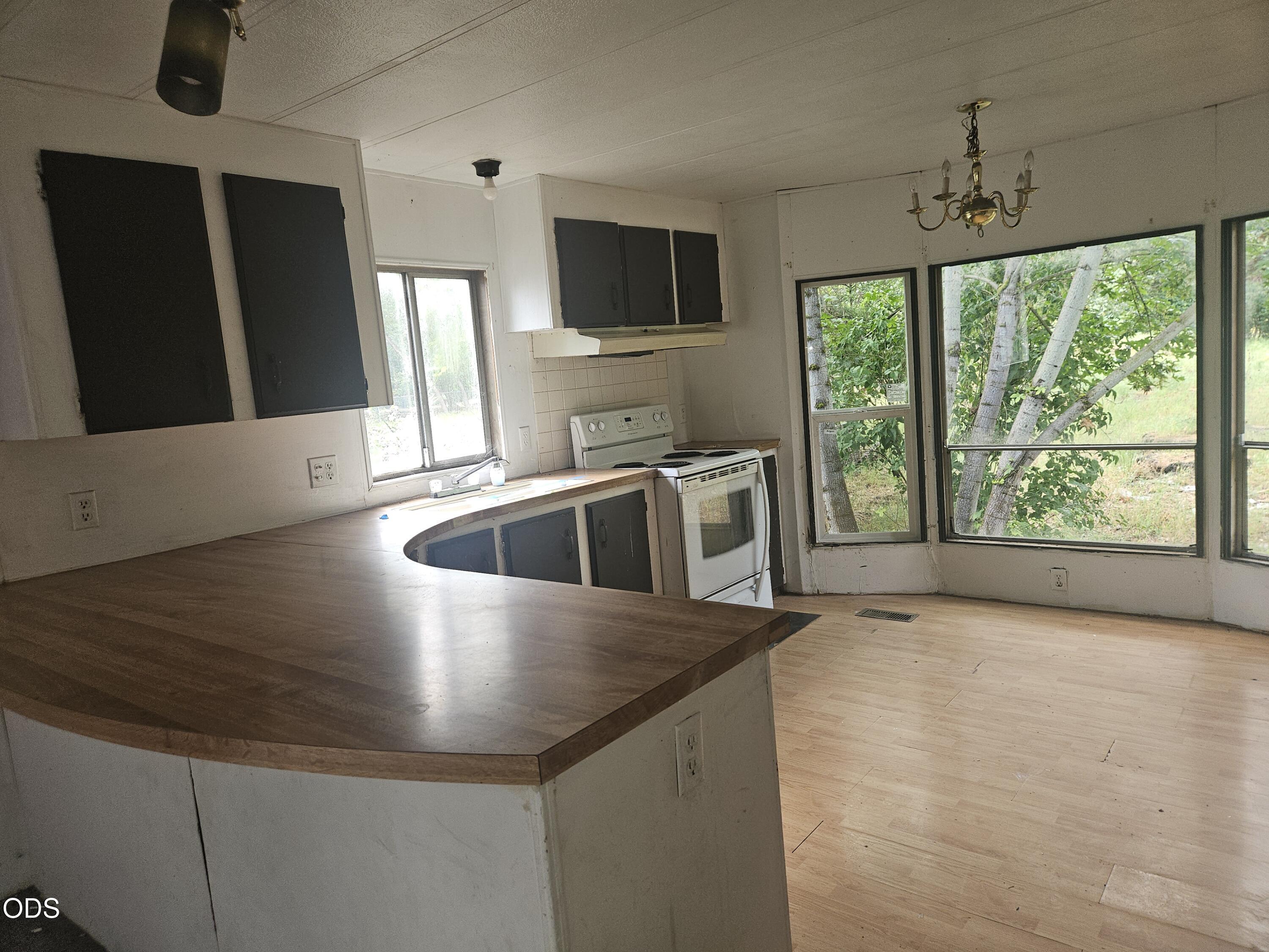 2062 Lampman Road Gold Hill, OR 97525 - Photo 6 of 22