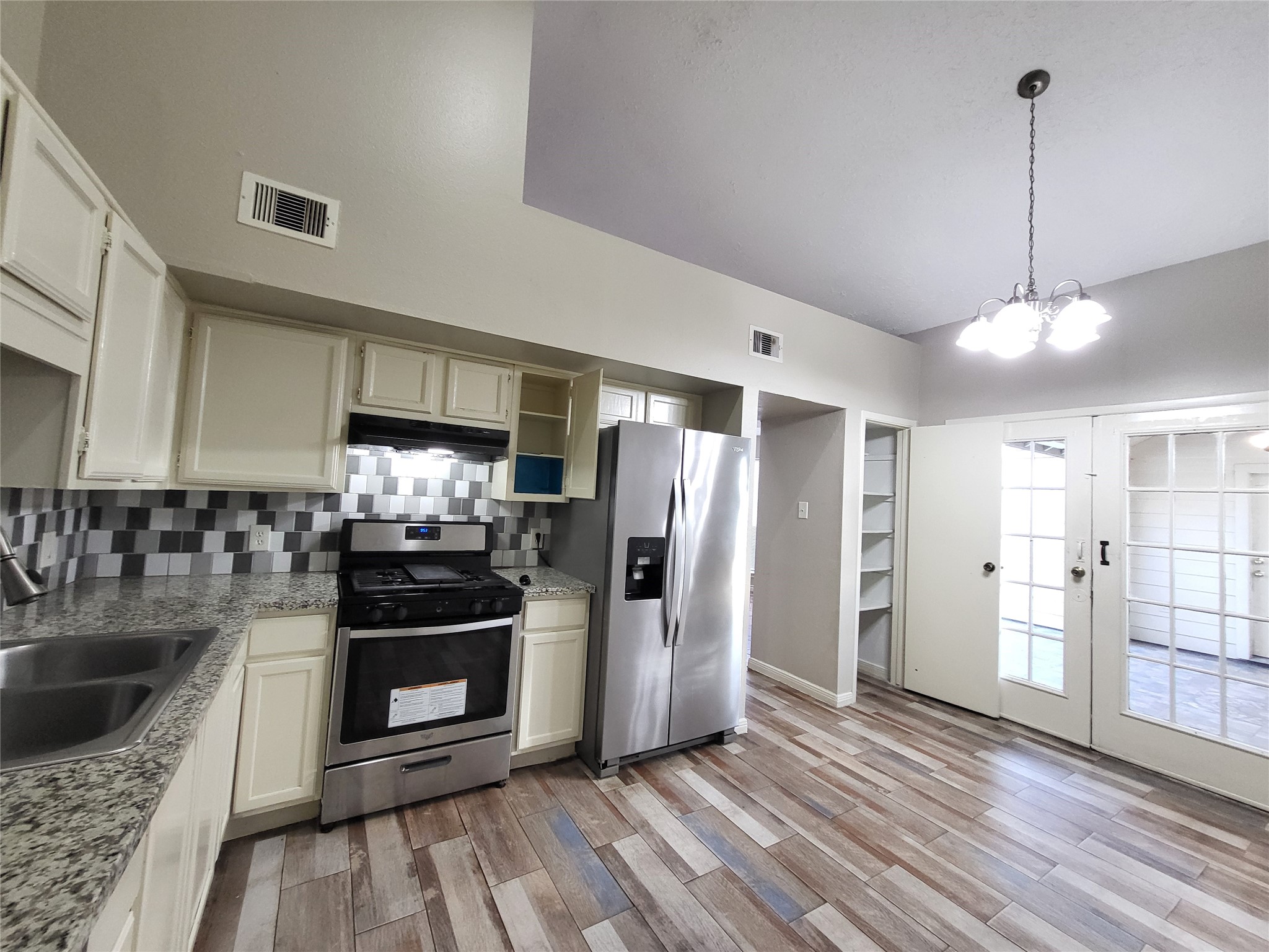 11842 Spring Grove Drive Houston, TX 77099 - Photo 11 of 50