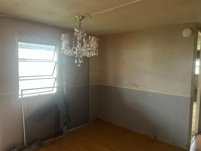 a view of a decorative light in a room