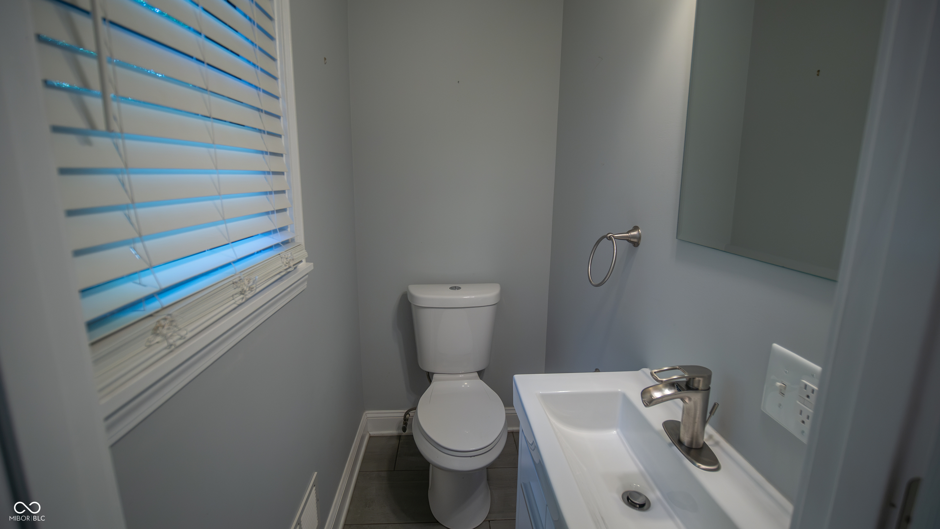 5855 Andover Road Indianapolis, IN 46220 - Photo 13 of 59