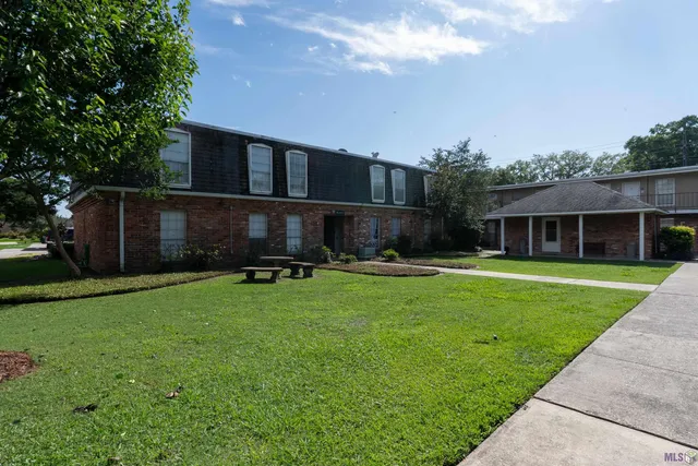$135,000 | 1755 College Drive, Unit 219, Baton Rouge, LA 70808