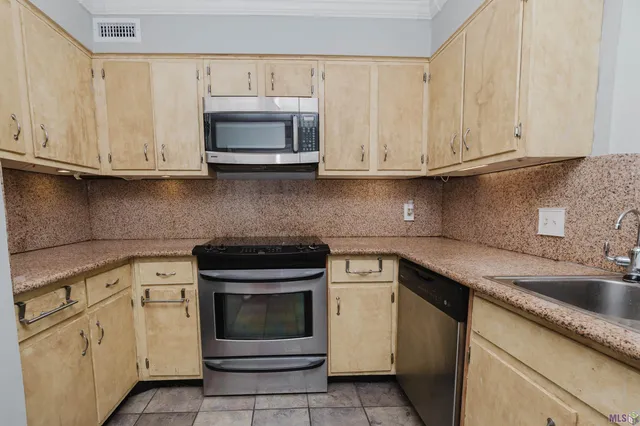 $135,000 | 1755 College Drive, Unit 219, Baton Rouge, LA 70808