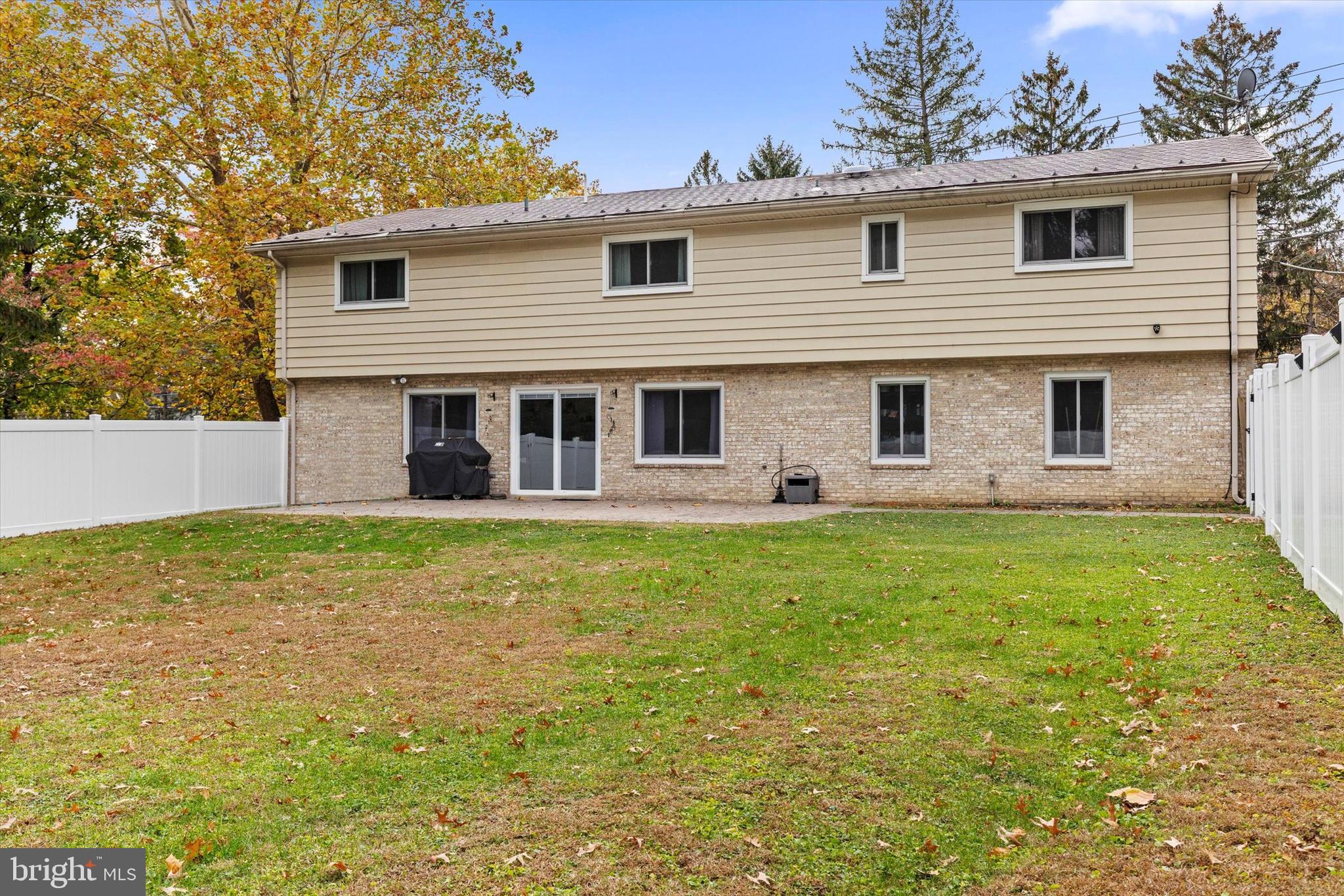 1605 Colonial Road Harrisburg, PA 17112 - Photo 33 of 39 front view of a house with a yard