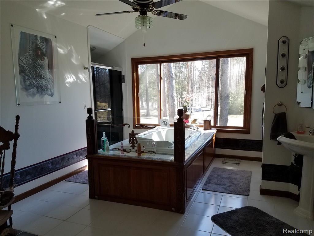3321 Hodges Road Dryden, MI 48428 - Photo 26 of 38 44-Master-Bath.jpg