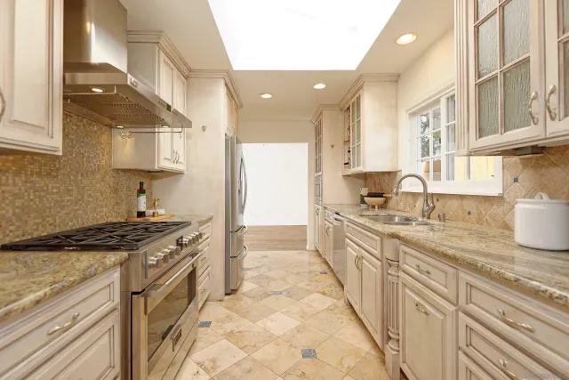 $2,950,000 | 619 Bonair Way, La Jolla, CA 92037