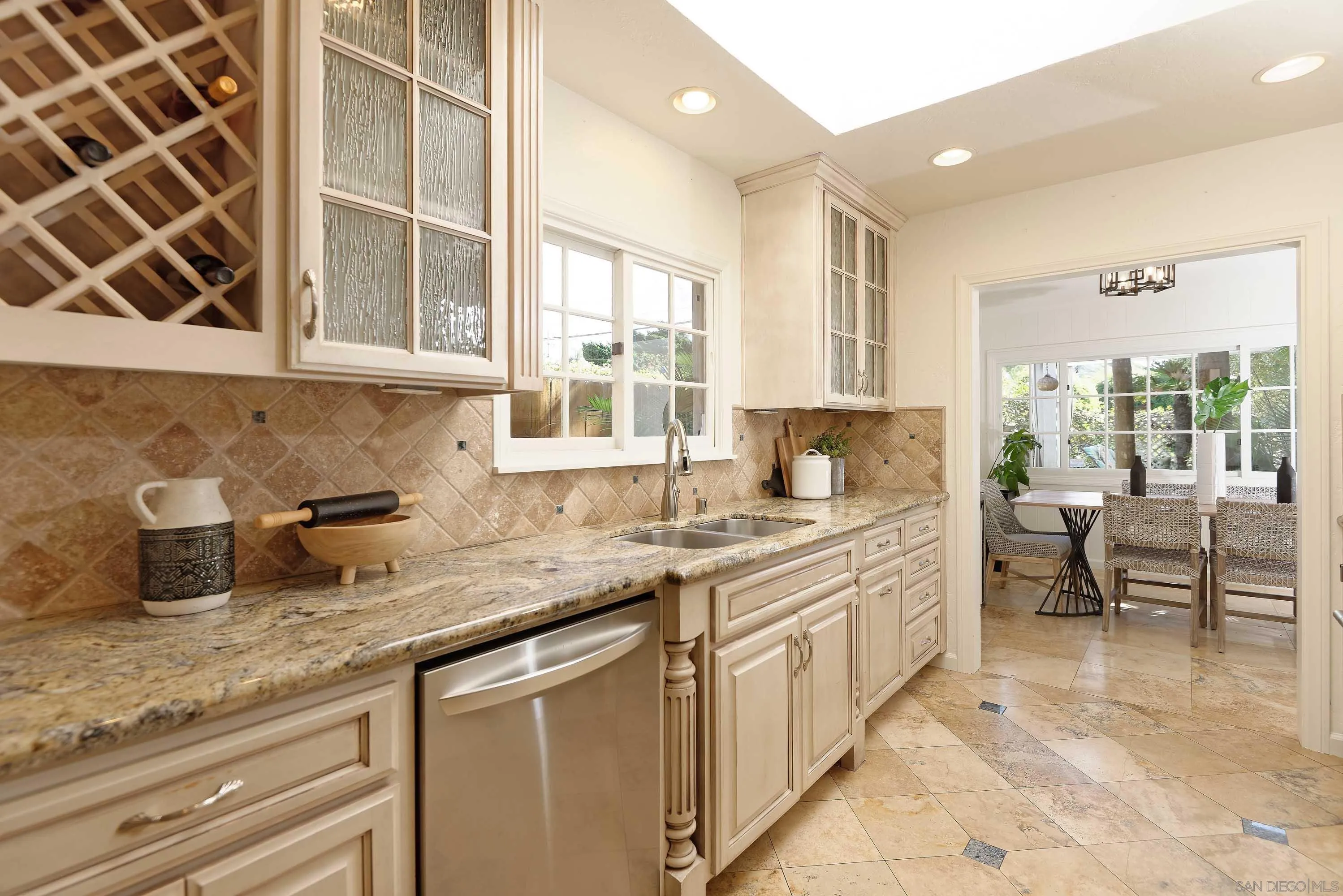 619 Bonair Way La Jolla, CA 92037 - Photo 12 of 44