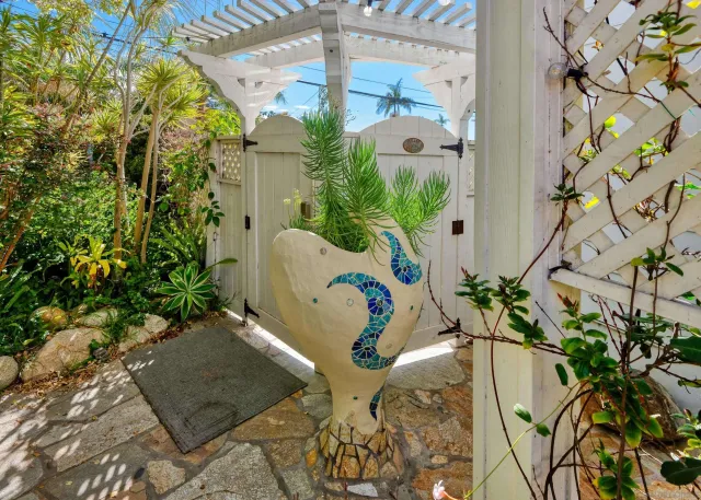 $2,950,000 | 619 Bonair Way, La Jolla, CA 92037