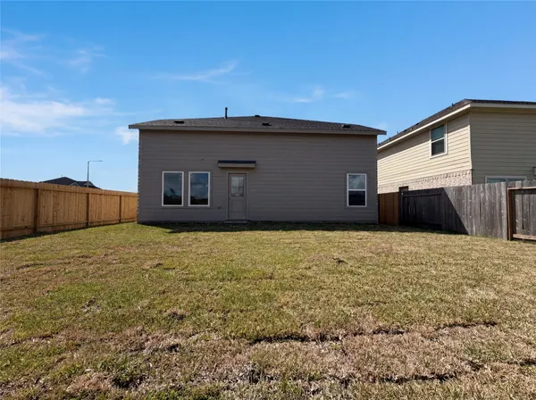 $250,000 | 200 Bennett Street, Angleton, TX 77515