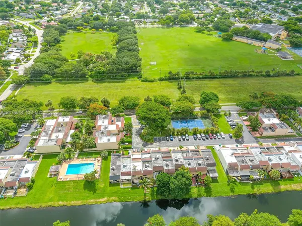 $3,600 | 8120 Southwest 103rd Avenue, Unit 8120, Miami, FL 33173