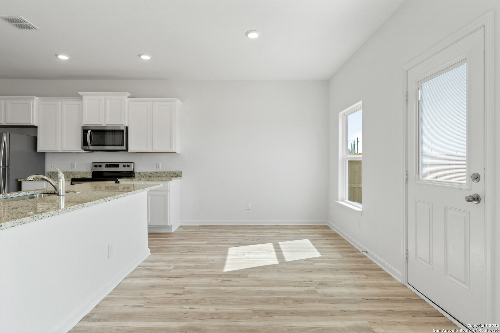 16001 Delgado Hills Lytle, TX 78052 - Photo 6 of 30