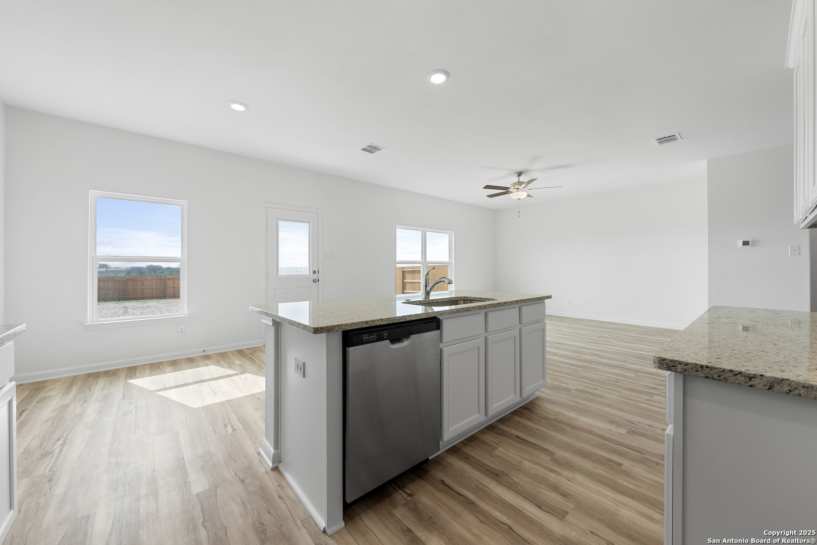 16001 Delgado Hills Lytle, TX 78052 - Photo 10 of 30