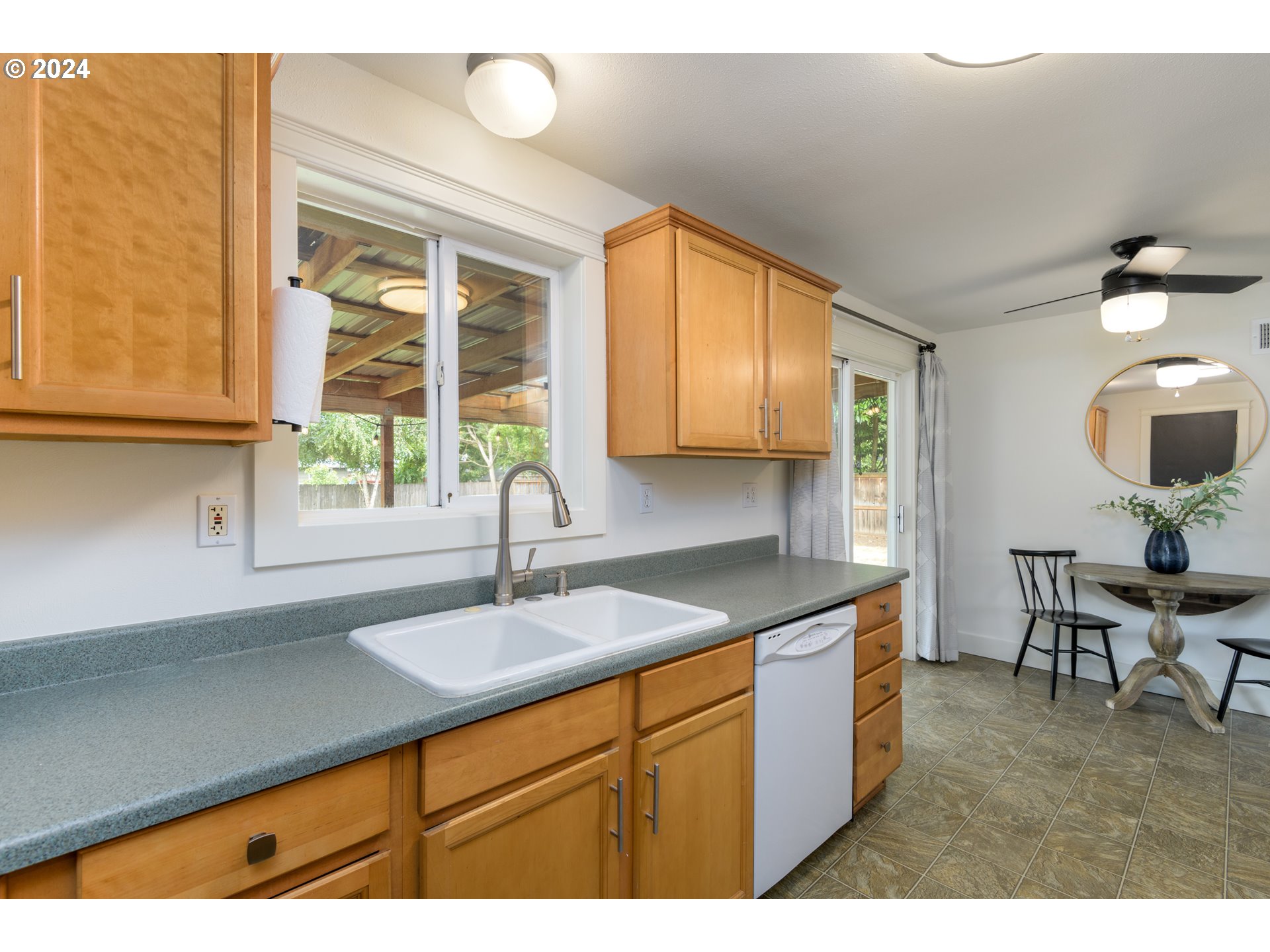658 Baxter Street Eugene, OR 97402 - Photo 15 of 30 Gallery Image 15