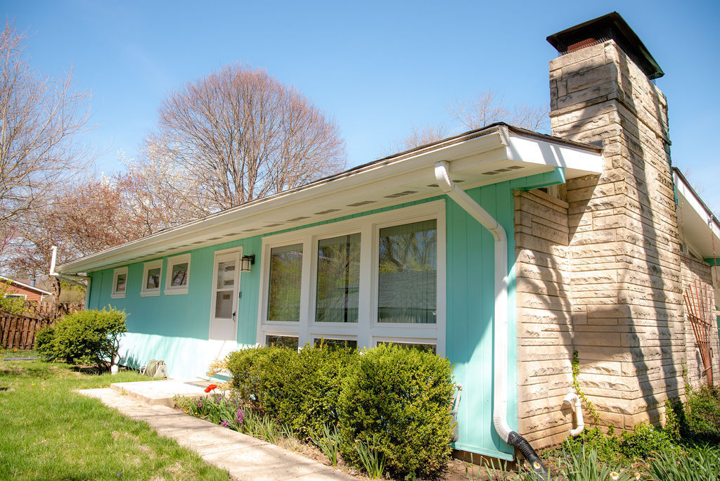 9110 Warwick Road Indianapolis, IN 46240 - Photo 2 of 54 Gallery Image 2