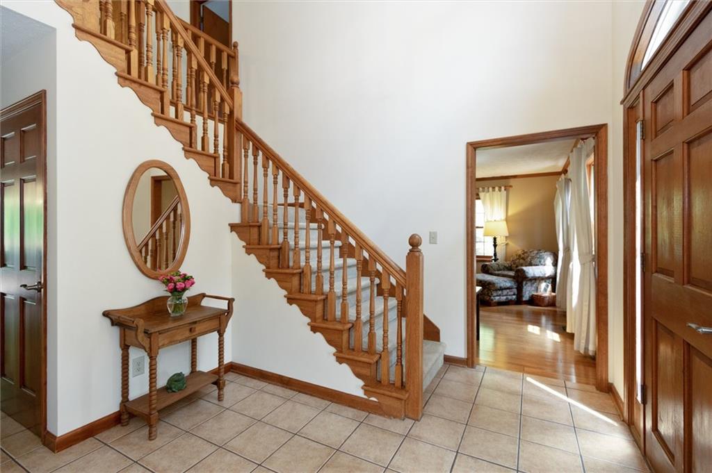 8010 Castle Cove Road Indianapolis, IN 46256 - Photo 3 of 35 Gallery Image 3