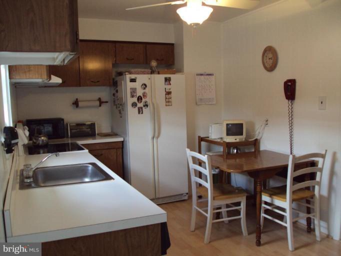 939 Elm Road Halethorpe, MD 21227 - Photo 6 of 9 Kitchen