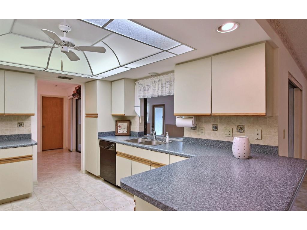 237 Del Monte Road Sebastian, FL 32958 - Photo 10 of 36 Gallery Image 10