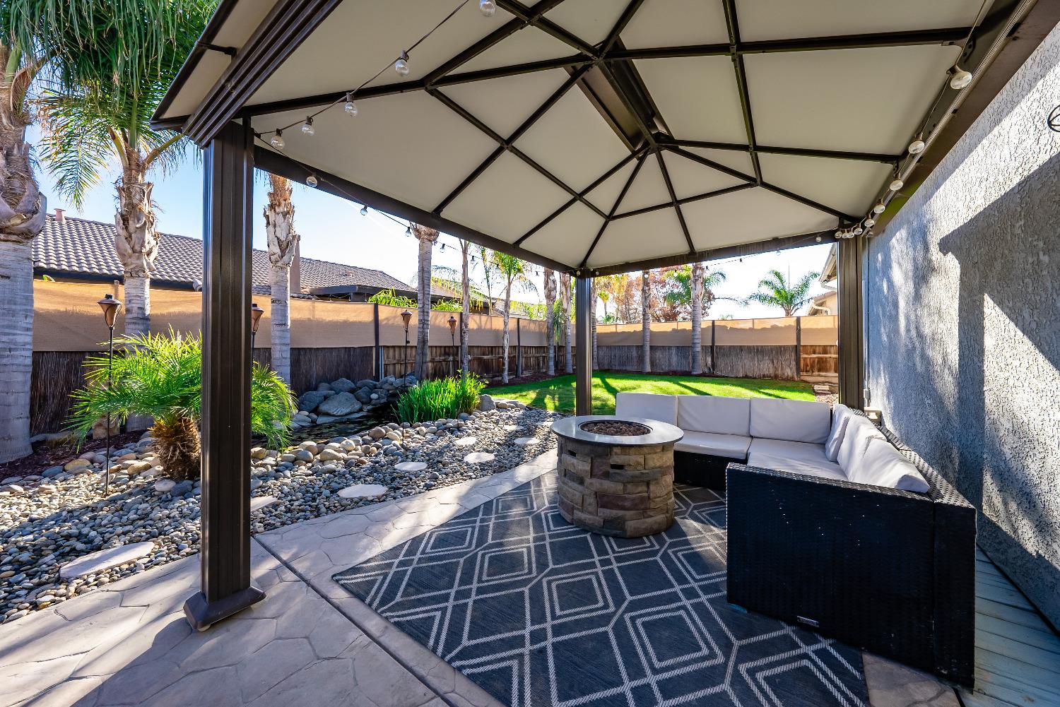 696 Crescent Lane Lemoore, CA 93245 - Photo 28 of 35 a outdoor view with a sitting space