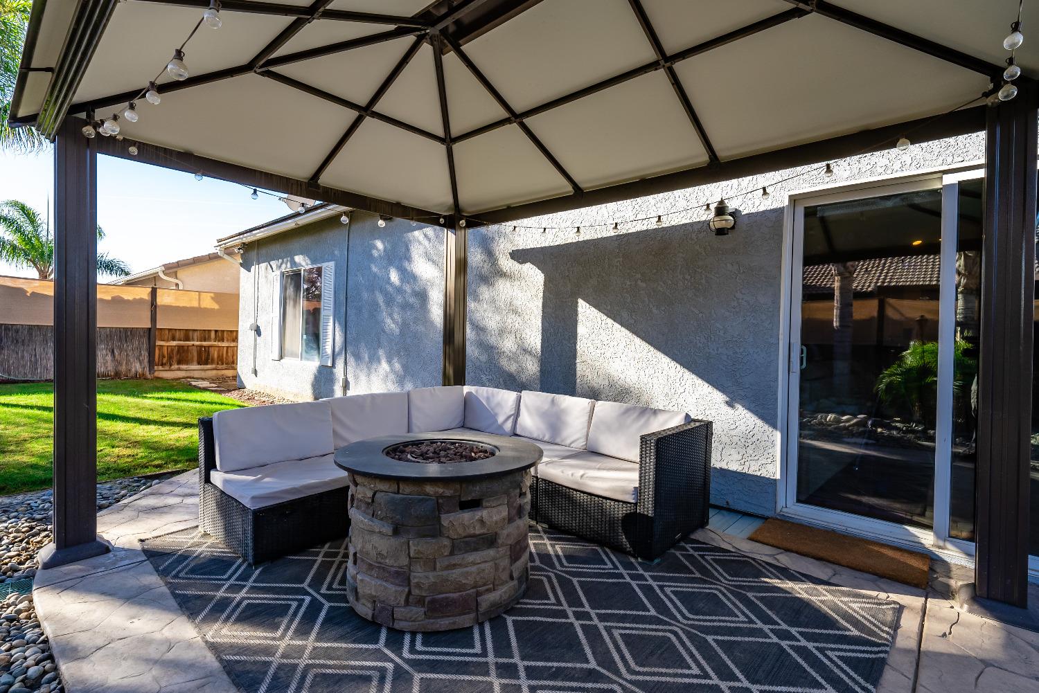 696 Crescent Lane Lemoore, CA 93245 - Photo 33 of 35 a view of an outdoor sitting area with furniture