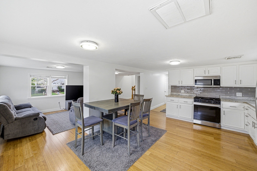39 Brook Street Mansfield, MA 02048 - Photo 7 of 38
