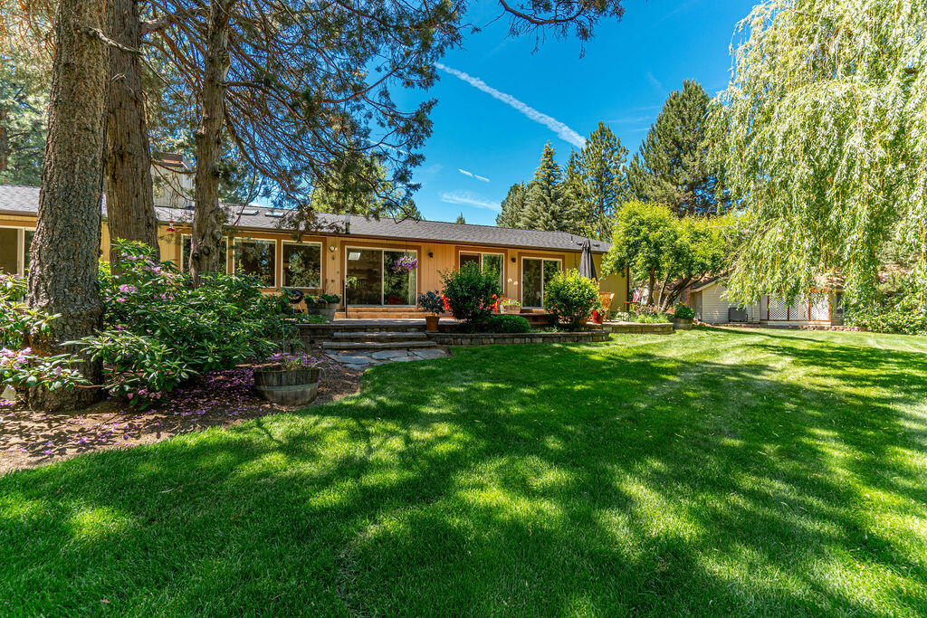 20476 Mainline Road Bend, OR 97702 - Photo 46 of 50 RileyVisuals-27