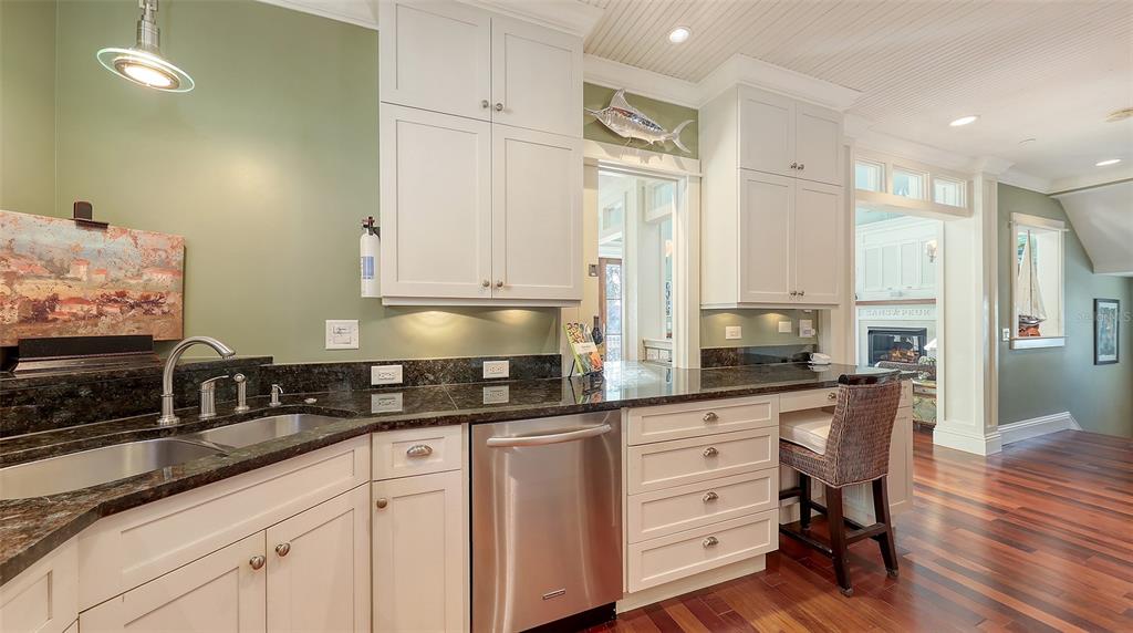 4941 Commonwealth Drive Sarasota, FL 34242 - Photo 25 of 88 Gallery Image 25