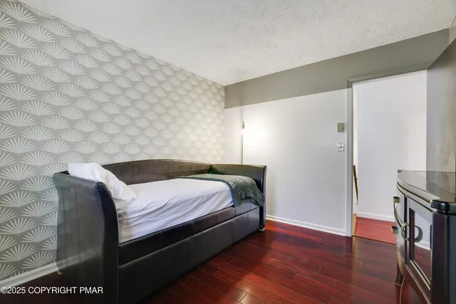 $2,300 | 150 Rim Road, East Stroudsburg, PA 18302