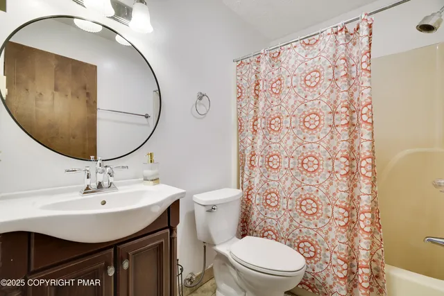 $2,300 | 150 Rim Road, East Stroudsburg, PA 18302