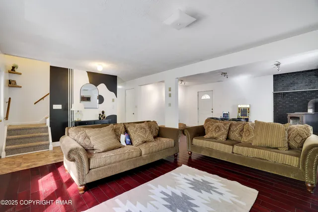 $2,300 | 150 Rim Road, East Stroudsburg, PA 18302