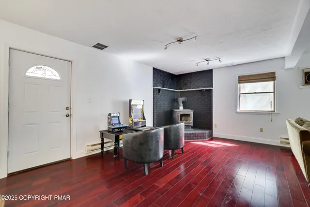 $2,300 | 150 Rim Road, East Stroudsburg, PA 18302