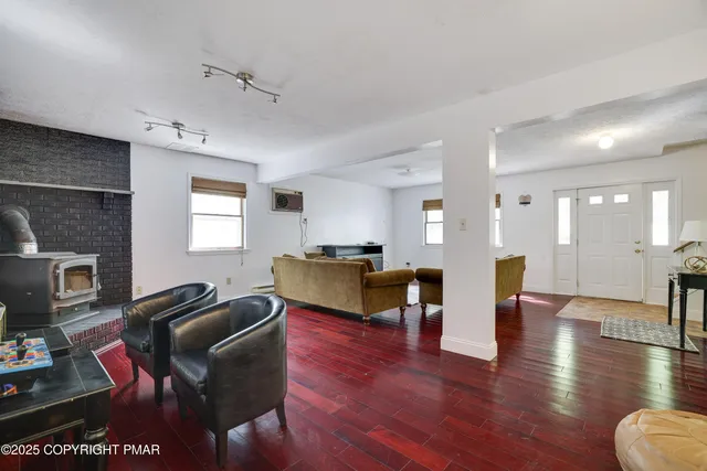 $2,300 | 150 Rim Road, East Stroudsburg, PA 18302