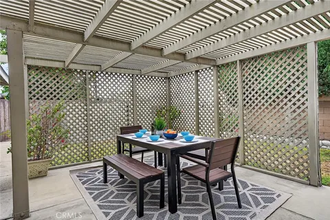 $1,050,000 | 6230 East Pageantry Street, Long Beach, CA 90808