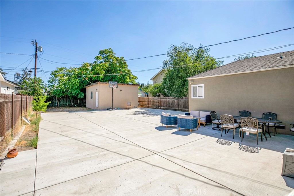 11836 Rialto Street Sun Valley, CA 91352 - Photo 20 of 23 a view of backyard with outdoor seating and plants