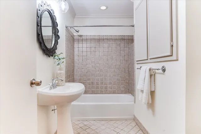 $2,495,000 | 3500 Taylors Drive, Austin, TX 78703