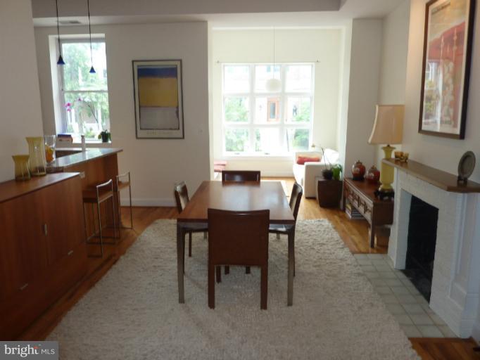 1821 Belmont Road Northwest, Unit 3 Washington, DC 20009 - Photo 7 of 10 Living Room