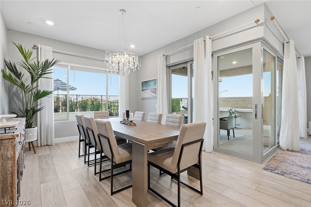 112 Springbough Lane Las Vegas, NV 89138 - Photo 15 of 41 Dining room