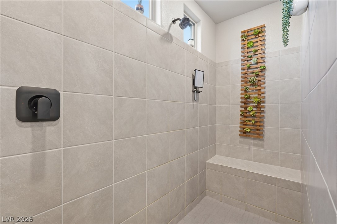 112 Springbough Lane Las Vegas, NV 89138 - Photo 25 of 41 Primary Shower